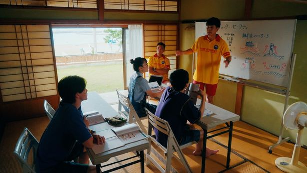 【写真を見る】ライフセーバーになるには？のハウツー動画が解禁に
