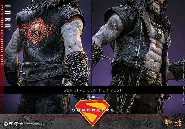 ベストには革を使用するこだわりよう(「【ムービー・マスターピース】『スーパーガール』1/6スケールフィギュア ロボ」)