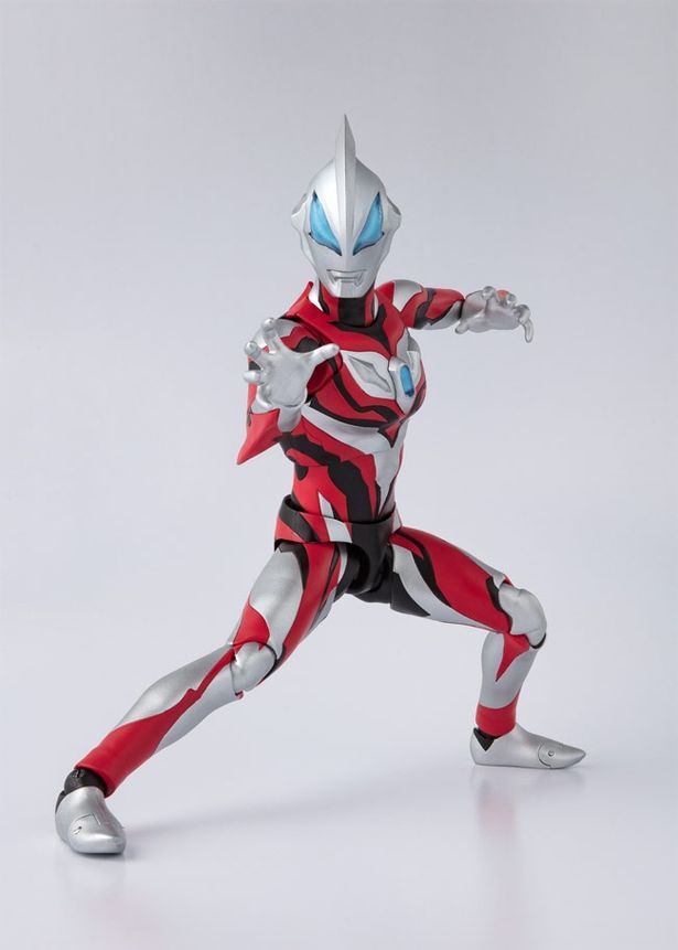 バンダイから発売中のS.H.Figuarts ウルトラマンジードはジードの基本形態をフィギュア化したものだ