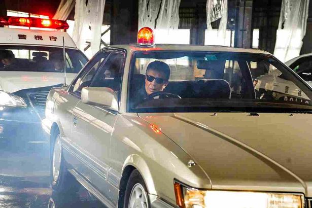 「あぶない刑事」の象徴とも言える名車レパードも登場！