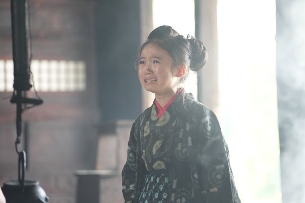 南条弘のマネージャー、川奈舞は元名子役。子役時代(泉谷星奈)の出演ドラマのタイトルは、あの名作を彷彿とする「おさん」…