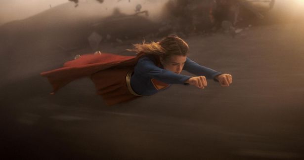 『スーパーガール』は6月26日(金)より日米同時公開