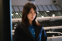 『マジカル・シークレット・ツアー』有村架純、高級車を奪って絶叫！過去イチ“危ない”演技を捉えた場面写真＆本編映像