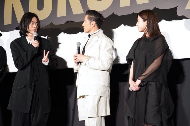 撮影を振り帰りながらトークを展開
