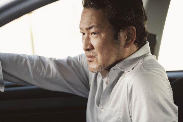 消えた女子大生を追う刑事、草壁役の中村獅童