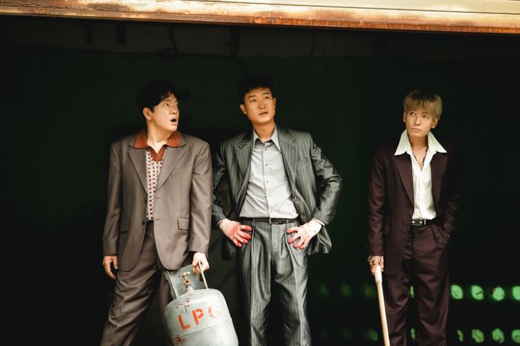 3人の男による“後継者押し付け合い”合戦を描く『BOSS／ボス』予告編映像＆場面写真が解禁！さらに「推しトク映画」に仲間入り