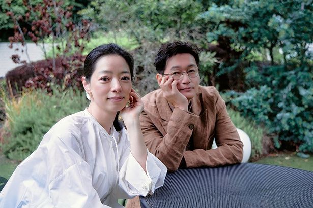 【写真を見る】30年来の友人である井浦新と市川実和子だからこそ表現できた『トロフィー』の夫婦像