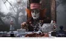 ジョニー・デップはアリスを常に信じ続ける帽子屋マッドハッター役