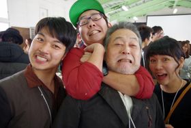 審査員特別賞に輝いた鳴瀬監督が、審査委員長の瀬々監督を襲撃！