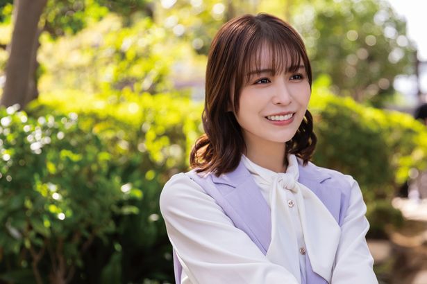麗司の新たな共演者となる、アイドルの南風美里(長濱ねる)