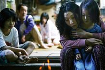是枝作品初出演となる安藤サクラが、映画賞に期待充分の好演を見せる！