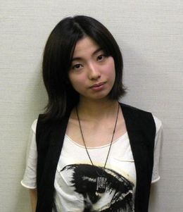 本作で女優としてまた一段と輝きを増した感のある亜矢乃