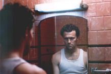 全米で300人以上を殺害したといわれる連続殺人鬼ヘンリー・リー・ルーカスの日常を描く『ヘンリー』