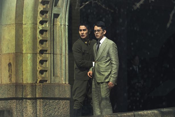 戦争を止めたい避戦派と、開戦へ突き進む軍上層部との駆け引きが展開
