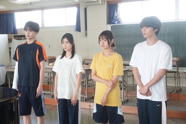 合唱部のメンバーを演じる西垣匠、井頭愛海、田辺桃子、藤原大祐