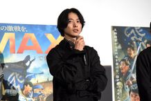“飛信隊”のキャスト陣とともに前夜祭イベントに出演できた喜びを語る山崎賢人