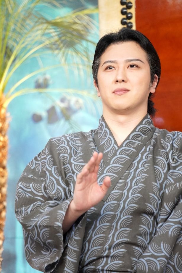 マウイ役の日本版声優を務める尾上松也も浴衣姿で登場
