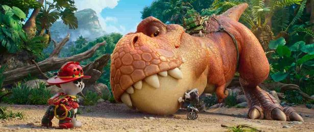 パウ・パトロールが恐竜たちのピンチを救おうと奮闘する『パウ・パトロール ザ・ダイノ・ムービー』
