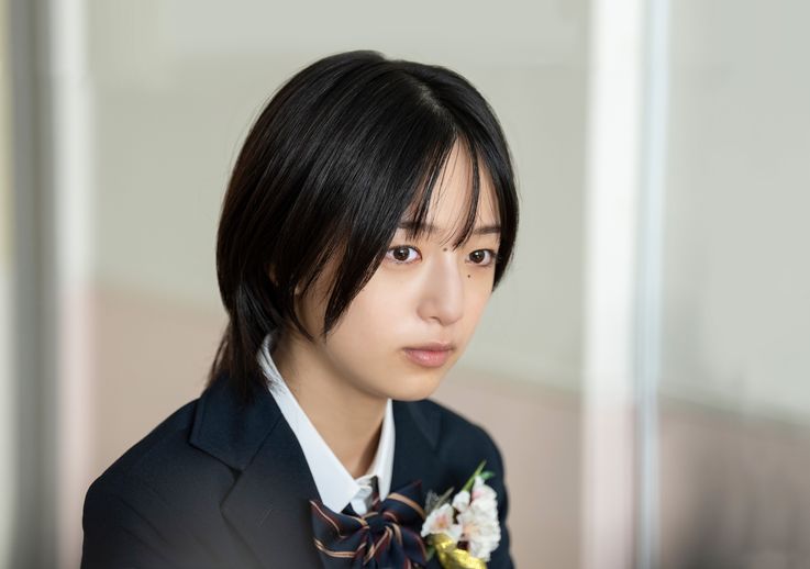 『私はあなたを知らない、』で早瀬が演じるのは、“封印された記憶”を辿る少女・朝子