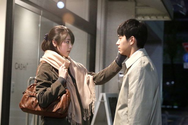 【写真を見る】東出昌大が、同じ顔ながらもまったくタイプの違う男を1人2役で演じ分ける！