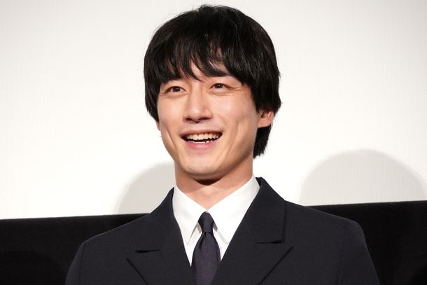 「ぜひご一緒させていただきたいと思った」と中野監督への信頼感を明かした坂口健太郎