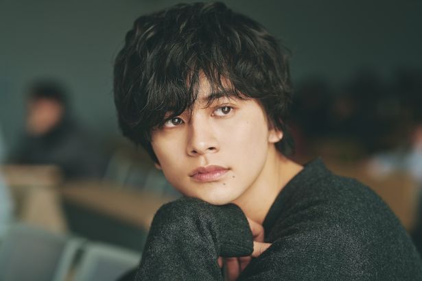主人公は大学生の千尋(北村匠海)
