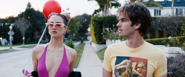 オタク青年がL.A.の奇妙な世界に踏み込んでいく(『アンダー・ザ・シルバーレイク』)