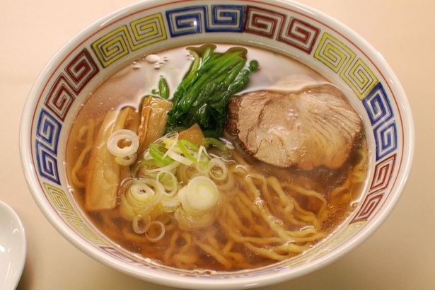 ラーメンやおにぎり、伊勢エビフライにローストビーフと、思わずお腹が鳴る料理の数々