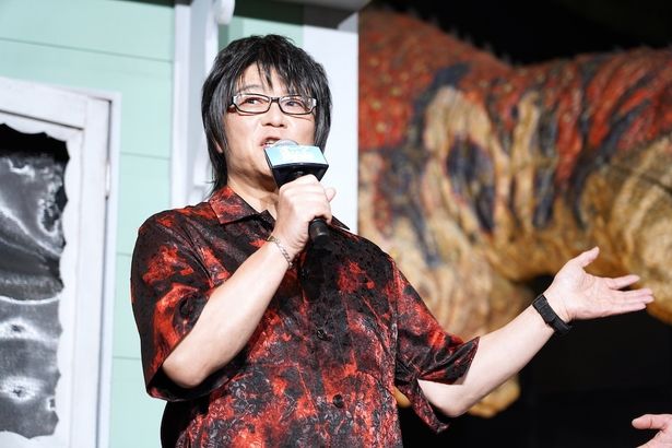 安村の顔が見えないので、映画に没頭できるとコメント