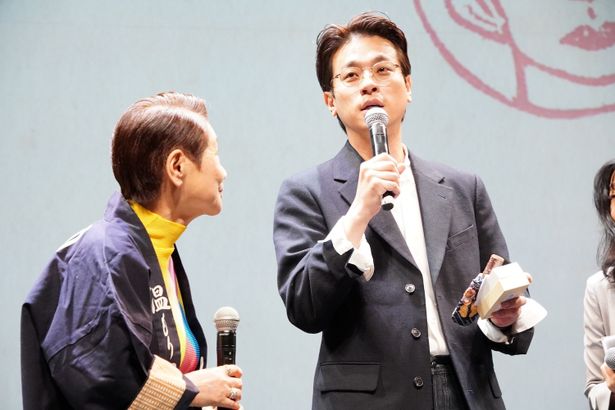 『顔 －かお－』特別試写会の様子