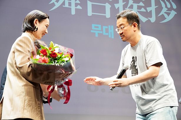 『顔 －かお－』特別試写会の様子