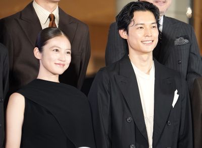 映画『白鳥とコウモリ』(9月4日公開) でW主演を務める松村北斗&今田美桜がオープニングセレモニー＆完成披露試写会に出席！
