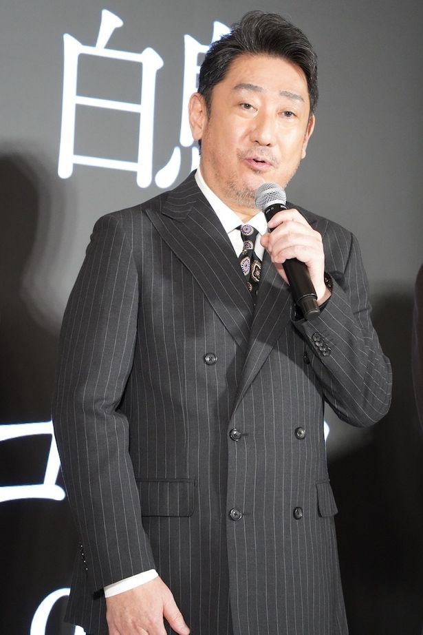 護士で美令の父、白石健介役の中村芝翫