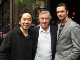 貴重な3ショット！左から塚本晋也監督、ロバート・デ・ニーロ、エリック・ボシック