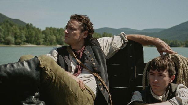 第82回ヴェネツィア国際映画祭でプレミア上映され、15分間に及ぶスタンディングオベーションを獲得