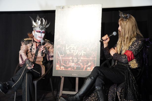 【写真を見る】「悪魔として活動する美学」を語り合ったデーモン閣下＆ダミアン浜田陛下