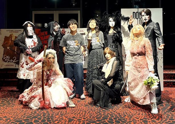 プレミア試写会にはコスプレイヤーと記念撮影ができるフォトスポットも設けられた