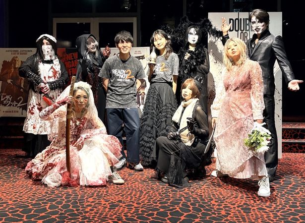 フォトスポットには思い思いのコスプレに身を包んだコスプレイヤーたちが集結！