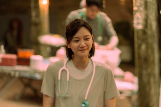 医療支援チームの一員として患者たちに懸命に向き合うアンチン