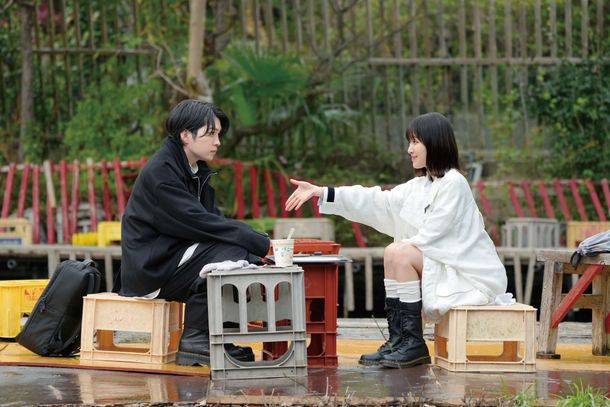 “死神バディ”を演じる西畑大吾＆福本莉子が抜擢された理由とは？『時給三〇〇円の死神』場面写真が公開