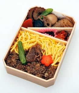 『RAILWAYS 49歳で電車の運転士になった男の物語』の島根牛弁当(東日本版)1000円