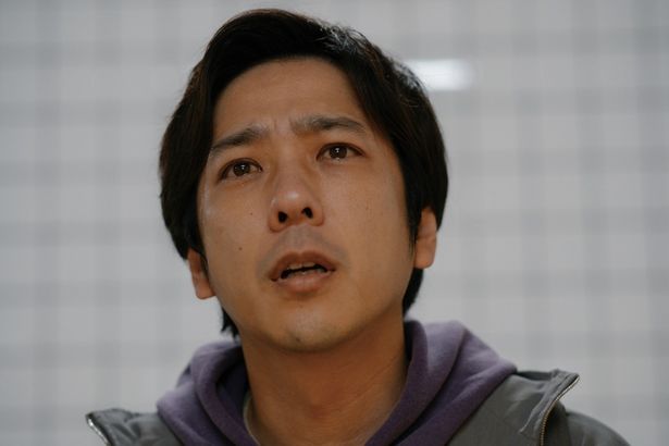 主人公は二宮和也演じる“迷う男”