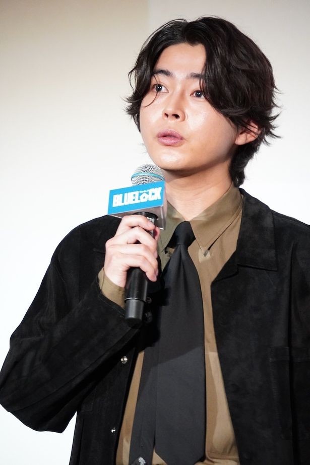 『ブルーロック』初日舞台挨拶に登壇した倉悠貴