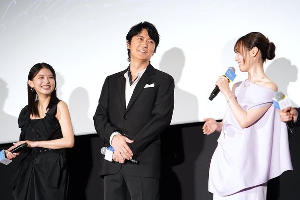 サプライズは知らされていなかったが、福原と出口は福山の登壇を期待していたという