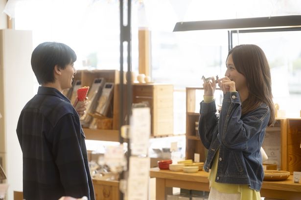 故郷の青森で将一(高杉真宙)とのデートを楽しむ和(川口)