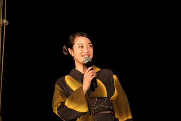 「思い切りおんまく花火大会を楽しめるというのが、とてもご褒美のような時間です」と語った広瀬すず