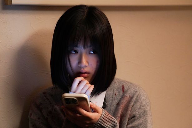 【写真を見る】天真爛漫な笑顔から怯えた表情…天性の演技力で感情のグラデーションを表現