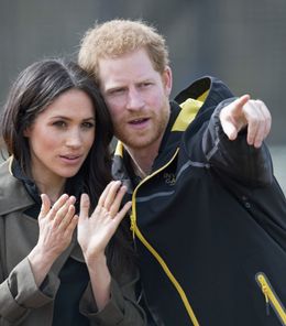 仲睦まじく観戦中のメーガン・マークルとヘンリー王子