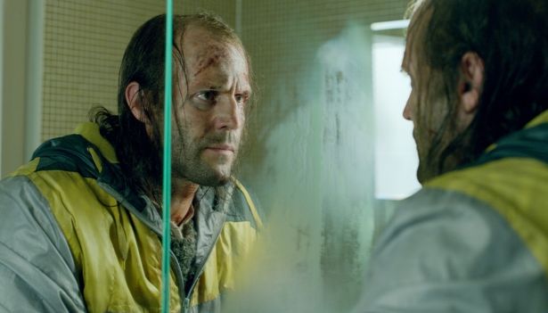 落武者ヘアのステイサムの世捨て人っぷりが堪能できる『ハミングバード』