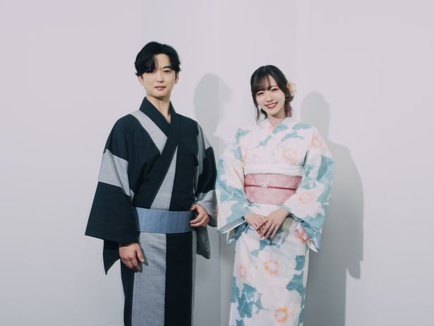 【写真を見る】夏らしさ全開！千葉雄大＆鈴木愛理の涼しげな浴衣姿